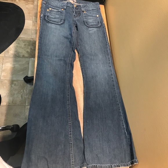 Women’s Candi’s size 5 flare jeans - Picture 2 of 4